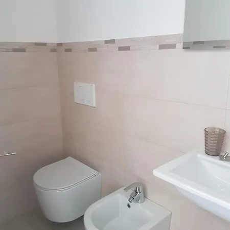 Golden River Apartment *