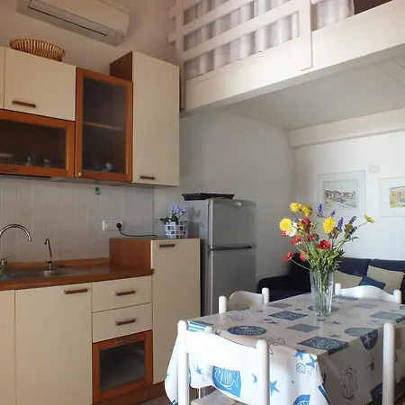 Golden River Apartment *
