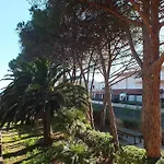 Golden River מרינה די קמפו